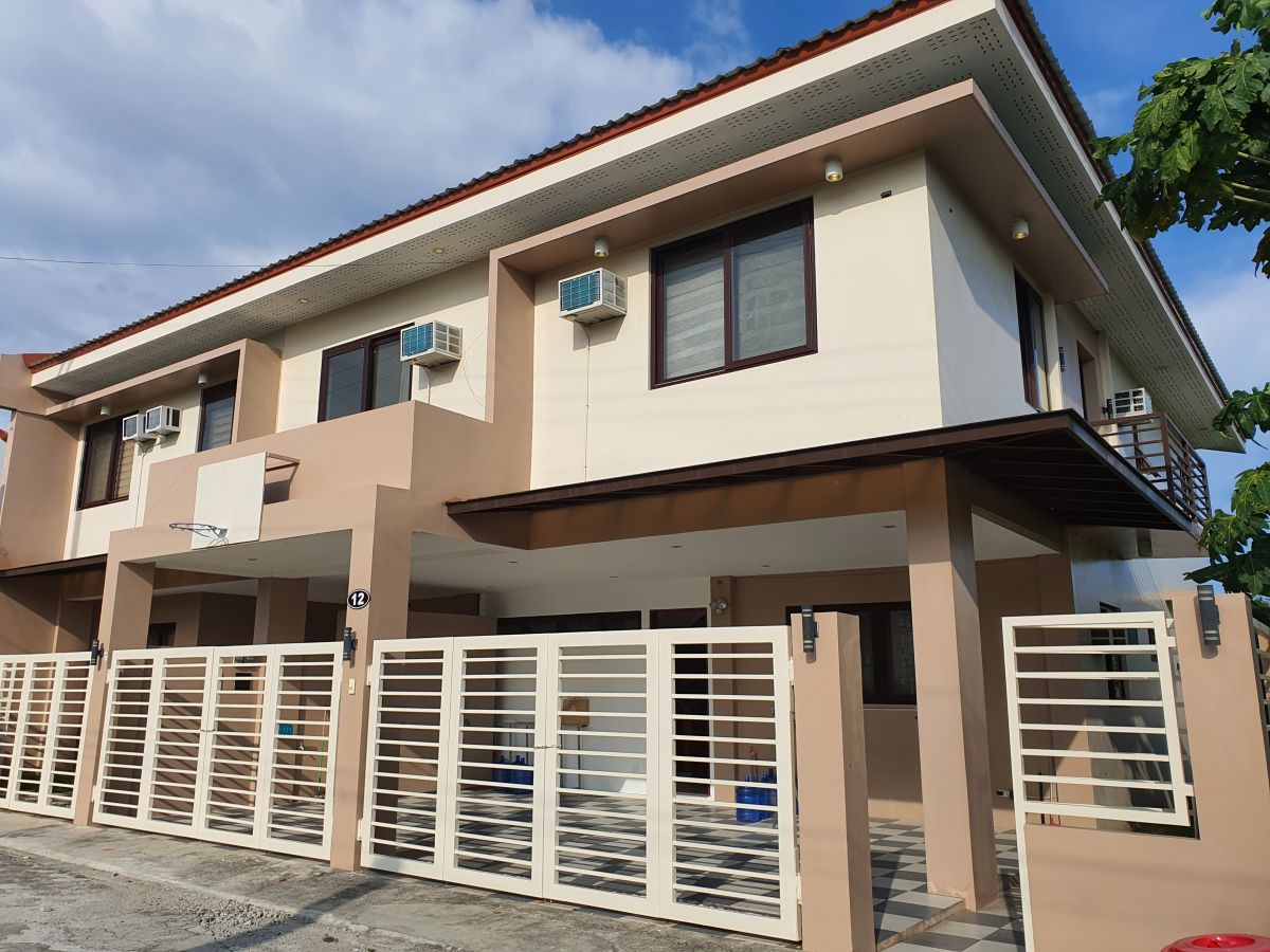 Income Generating Duplex 8 Bedroom House in Mactan with Access to the Beach