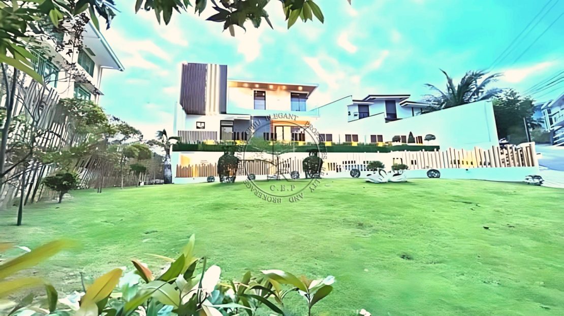 Exquisite 5-Bedroom, 3-Level House with Roof Deck and Pool in, Talisay City, Cebu